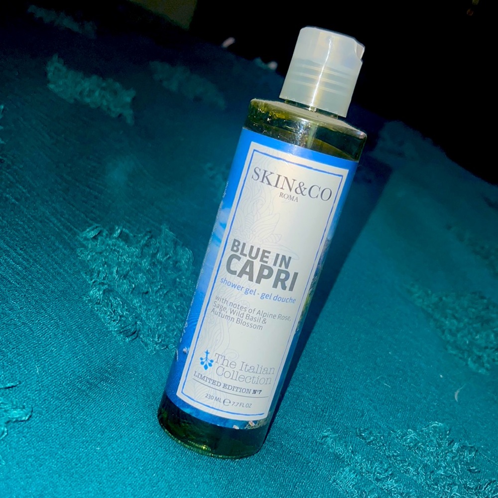 BLUE IN CAPRI SHOWER GEL 7.7 fl. Oz.